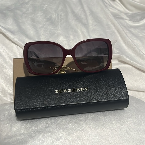 Burberry sunglasses - Picture 3 of 4